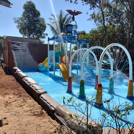 Aldeia Do Lago Caldas Novas Lindo Apt Com Cozinha Mobilia Nova Pode Levar Bebidas Na Area Das Piscinas Eksteriør billede